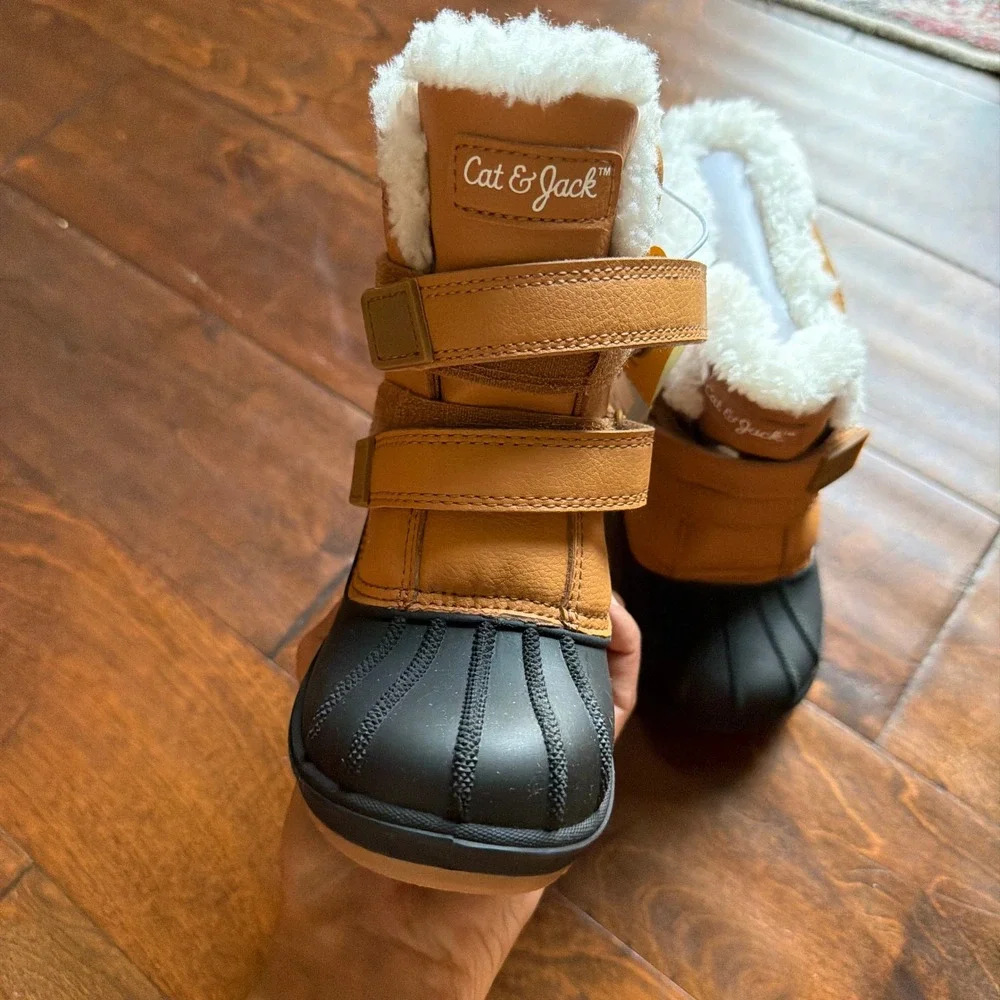 Cat & Jack Denver Tan Waterproof Snow Boots Faux Fur Trim Toddler Size 9 NEW